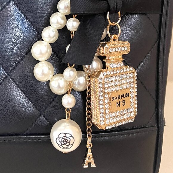 NWT Perfume bottle №5 Rhinestone/Pearls Crystal Bag Charm Pendant Key Ho… - Picture 8 of 8